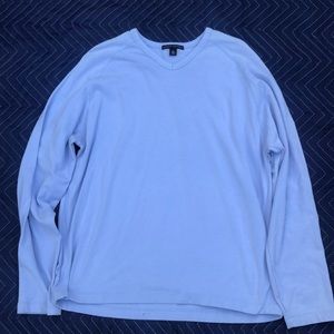 Banana Republic Men’s Vneck long sleeve shirt